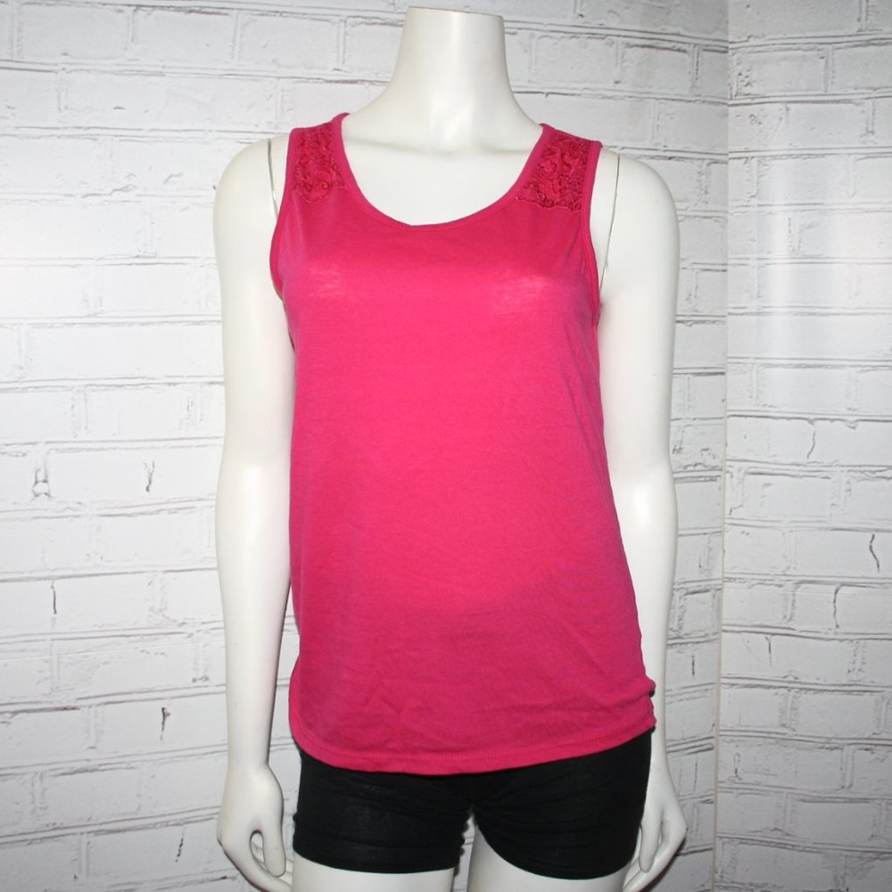 🌺💖 Hot Pink Lace Accent Blouse · Size M · Boutique Beauty
